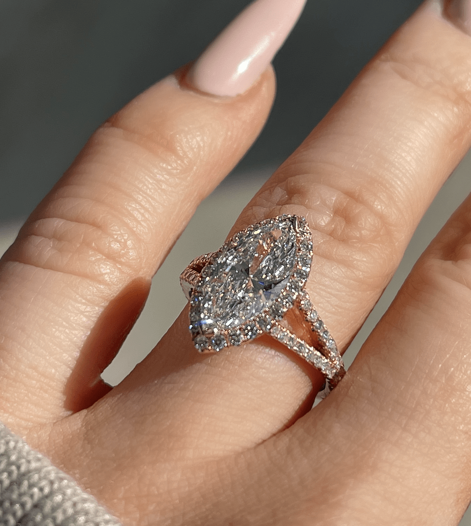 GIA Certified 5 Carat Oval Brilliant Baguette Diamond Solitaire Engagement  Ring | Round diamond engagement rings, Baguette diamond wedding band, 10  carat diamond ring